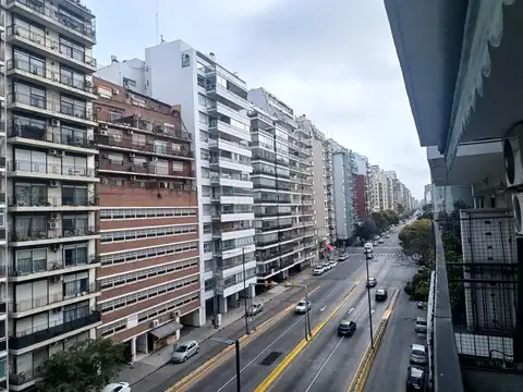 OPORTUNIDAD   EXC DEPARTAMENTO DE 4 AMBIENTES AL FRENTE CON BALCON SOBRE AV CABILDO