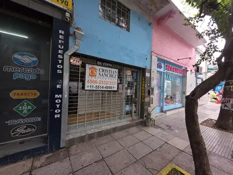 Excelente Local en Zona Comercial ! muy Buen metraje - + Entrepiso ! Sin Expensas