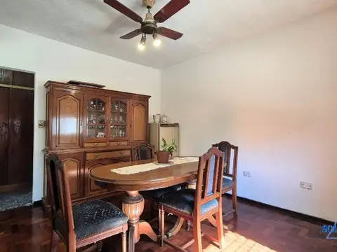 Depto Tipo Casa 5 ambientes con 2 baños