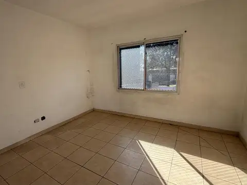 Depto Tipo Casa en Alquiler en Moreno, $ 360.000