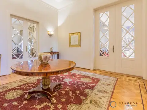 Casa 15 ambientes con 7 baños