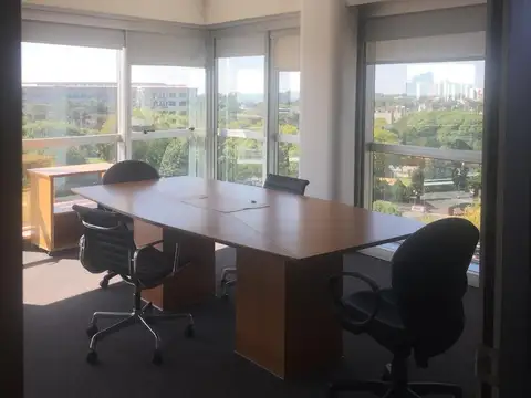 Excelente oficina con vista al río y 2 cocheras