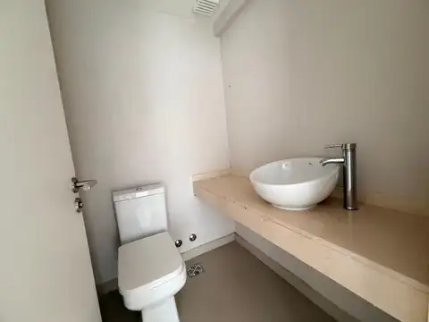 Departamento en Venta | Marinas Golf | 2 Suites, Balcón con Parrilla y Cochera