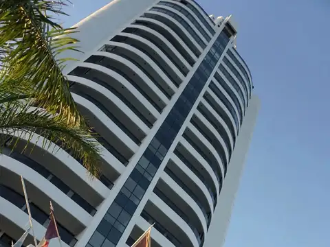 Departamento en Venta | Marinas Golf | 2 Suites, Balcón con Parrilla y Cochera