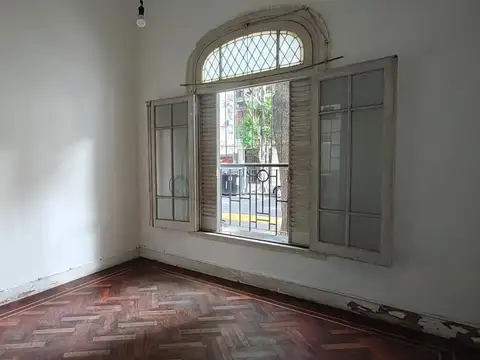 Depto Tipo Casa en Venta en Almagro, USD 125.000
