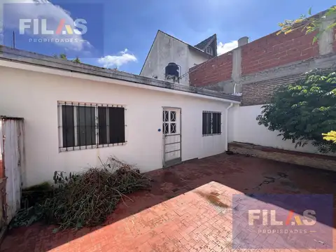 Casa 3 ambientes con 1 baño