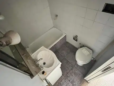 Casa 6 ambientes con 2 baños