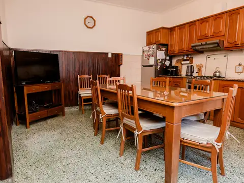 Depto Tipo Casa 6 ambientes con 2 baños
