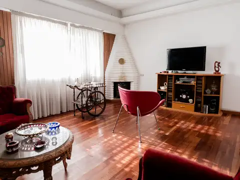 Depto Tipo Casa en Venta en Plaza Islas Malvinas, USD 159.000