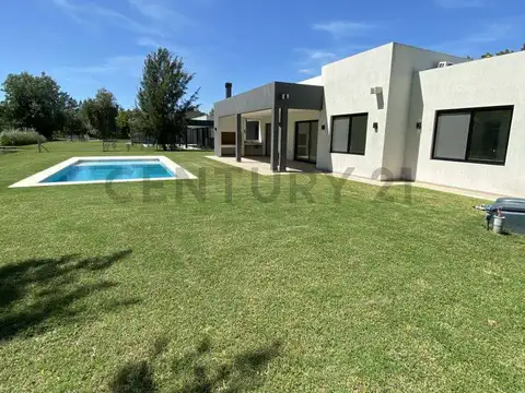 Casa en Venta en Club Miralagos, USD 210.000