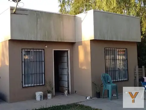 Casa en venta - 2 Dormitorios 1 Baño - 300Mts2 - Los Sauces, General Rodríguez