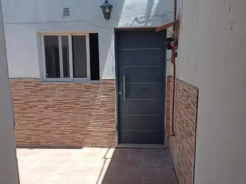 Maestro Ferreyra e/ Las Malvinas y Guillermo Hudson