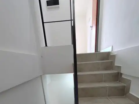 Casa en Alquiler con 2 cocheras