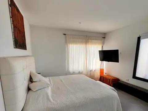 Casa en Alquiler en Countries y Barrios Cerrados en Escobar, USD 1.100