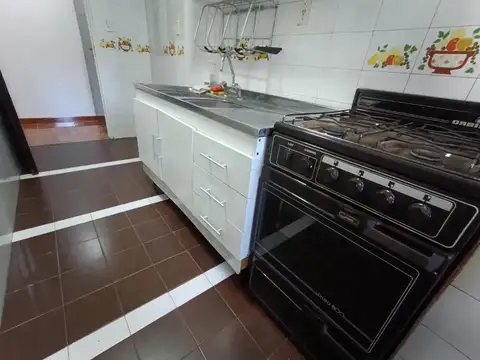 Excelente 3 ambientes y medio c/ BALCÓN AL FRENTE 