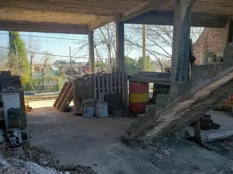 VILLA LUGANO.  RIESTRA 5300 TERRENO 8.66 X 35.50 CONSTRUIBLE