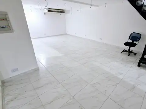 Av. Corrientes 700, Piso PB