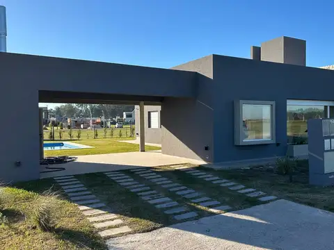 Casa en Alquiler de 3 dormitorios