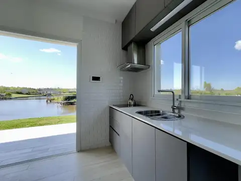 Casa en Venta en El Cazal, USD 249.000