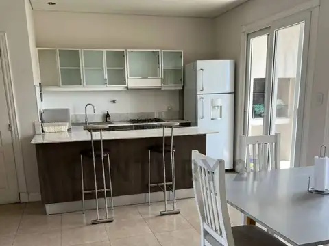Departamento en alquiler de 3 ambientes en Barrio El Palmar edificio Chateau Nordelta