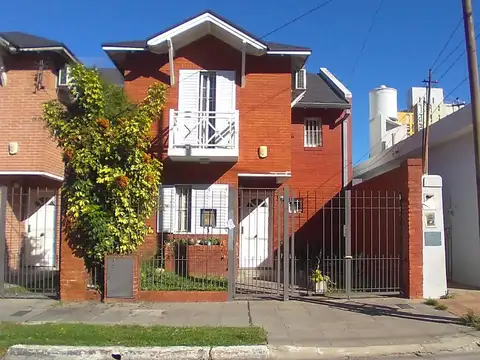 DUPLEX EN BERAZATEGUI CENTRO - Oportunidad