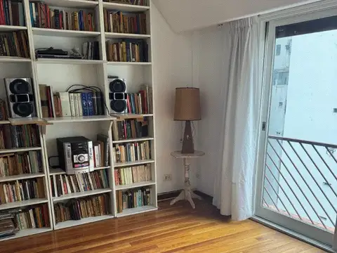 Cespedes 2300, Piso 8