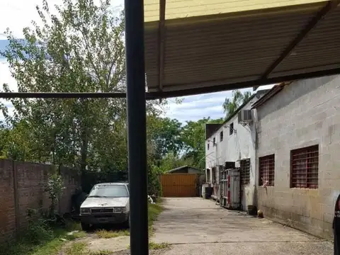Galpon en Venta 40  mts Fondo