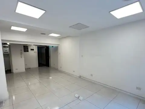 Oficina 2 ambientes con 1 baño