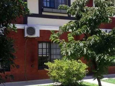 Depto Tipo Casa 3 ambientes con 2 baños