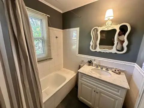 Casa 4 ambientes con 3 baños