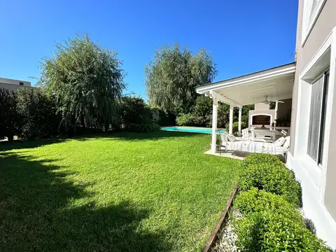 Casa en Venta al Este