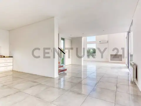 Casa 5 ambientes en venta o alquiler permanente  en Barrio E