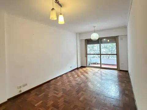 ZONA CENTRO, FRENTE Y CONTRAFRENTE, BALCÓN, VENTILACIÓN CRUZADA, AMPLIO