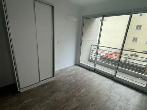 Coronel Ramón Lorenzo Falcón 2700, Piso 5