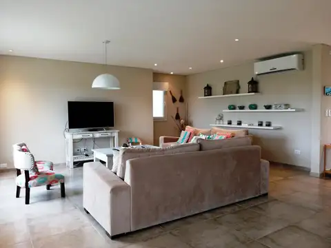 Casa en Alquiler Temporal en Barrio Residencial 1, USD 7.500