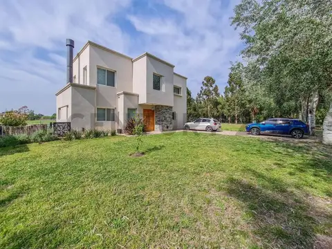 Casa 6 ambientes con 3 baños