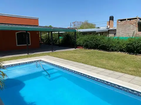 Casa en Venta con 3 cocheras