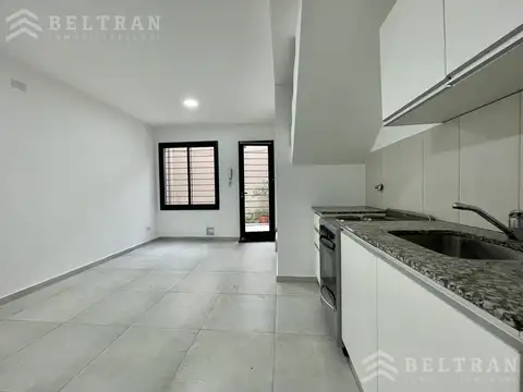 9 de julio 3800. Dúplex en condominio residencial. Terraza exclusiva.