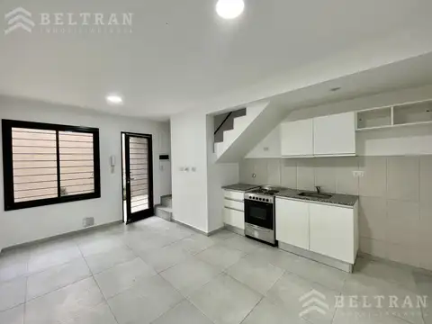 Depto Tipo Casa en Venta 8 años