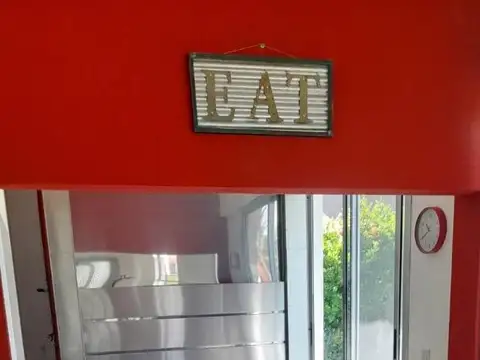 Casa 6 ambientes con 4 baños