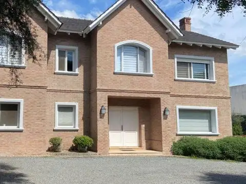 Casa en Venta - 3 Dormitorios - El Bosque