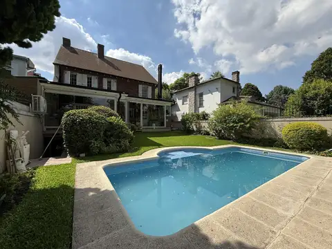 Chalet estilo inglés en Venta en Villa Ballester