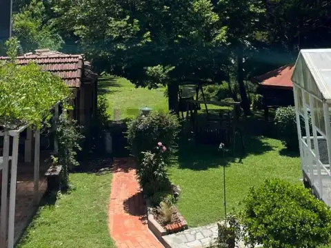 Casa quinta en Villa Elisa con parque, pileta cubierta y quincho