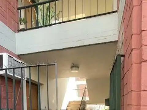 Avenida Espora y Dardo Rocha , Piso 1