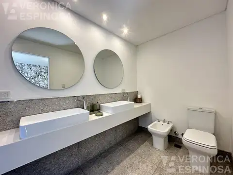 Depto Tipo Casa 4 ambientes con 2 baños