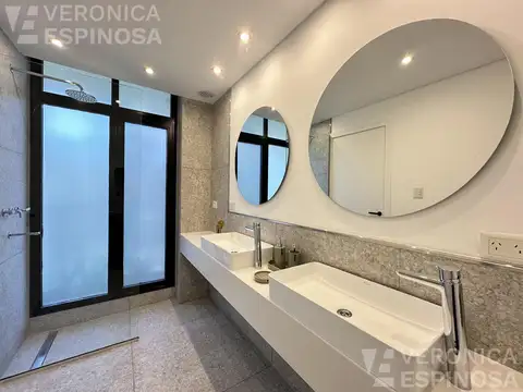 Depto Tipo Casa en Venta con 2 cocheras