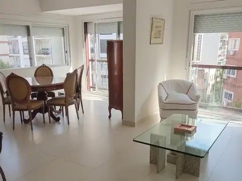 3 ambientes al frente. Todo amoblado y equipado. Dos baños. Edificio con seguridad.