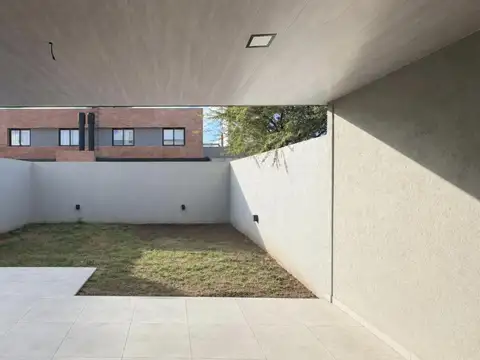 Casa en Alquiler de 3 dormitorios