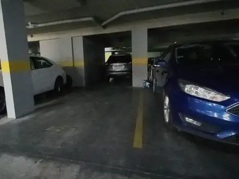 Cochera cubierta en venta en Beccar Plaza II