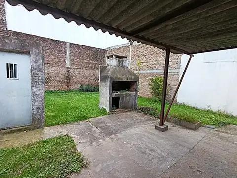 VENTA CASA 1 DORMITORIO JARDÍN V.G GALVEZ